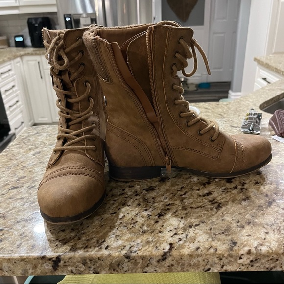 George tan color combat boots lace up and zipper size 7 - Picture 2 of 6